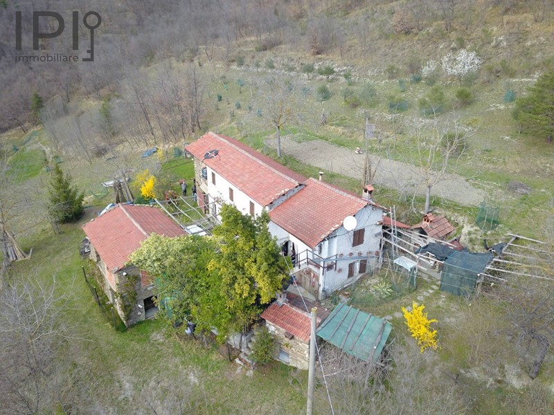 Rustico in Vendita a Dego, 100'000€, 150 m²