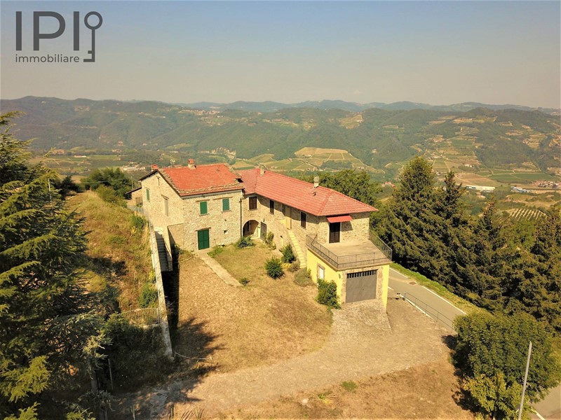 Villa in Vendita a Vesime, 280'000&euro;, 480 m²
