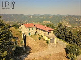 Villa in Vendita a Vesime, 280'000&euro;, 480 m²
