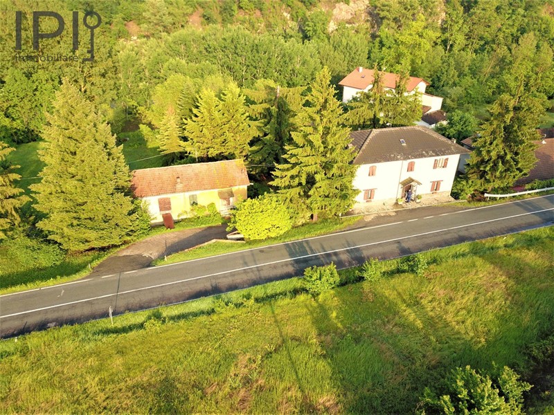 Villa in Vendita a Spigno Monferrato, 200'000€, 350 m²