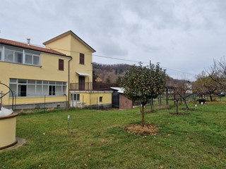 Villa in Vendita a Carcare, 135'000€, 160 m²