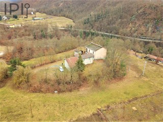 Rustico in Vendita a Cartosio, 155'000€, 460 m²
