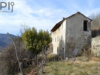 Rustico in Vendita a Saliceto, 50'000€, 300 m²