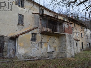 Rustico in Vendita a Saliceto, 50'000€, 400 m²