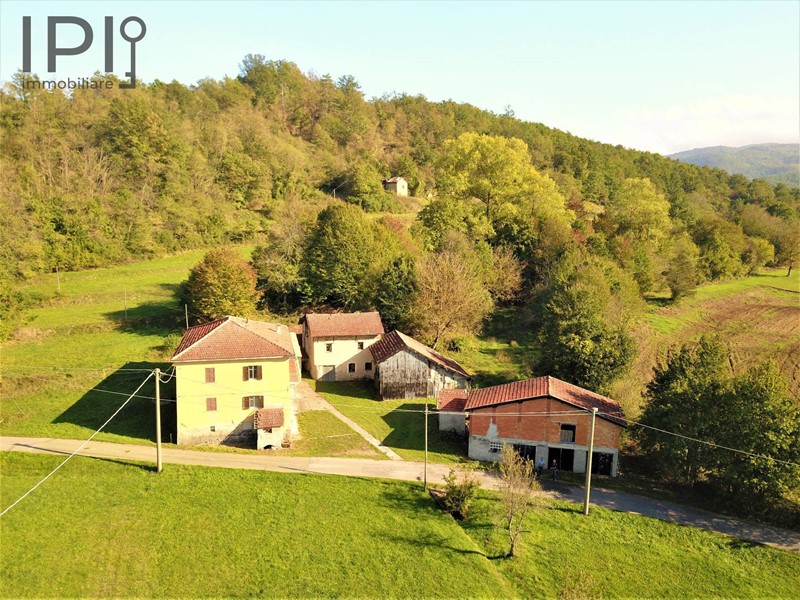 Casa Indipendente in Vendita a Giusvalla, 130'000€, 300 m²