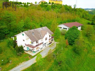 Villa in Vendita a Melazzo, 350'000€, 550 m²