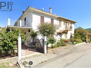 Casa Semi Indipendente in Vendita a Piana Crixia, 99'000€, 180 m², con Box