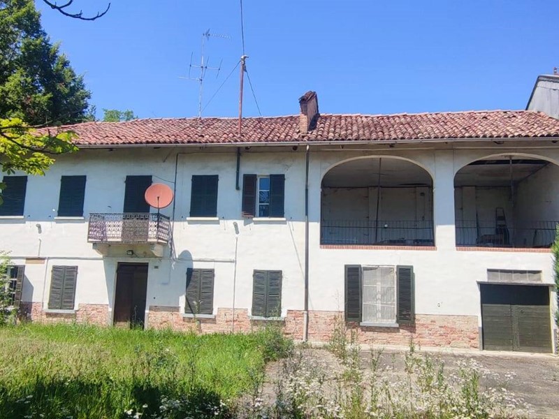 Casa Semi Indipendente in Vendita a Isola d'Asti, 128'000&euro;, 260 m²