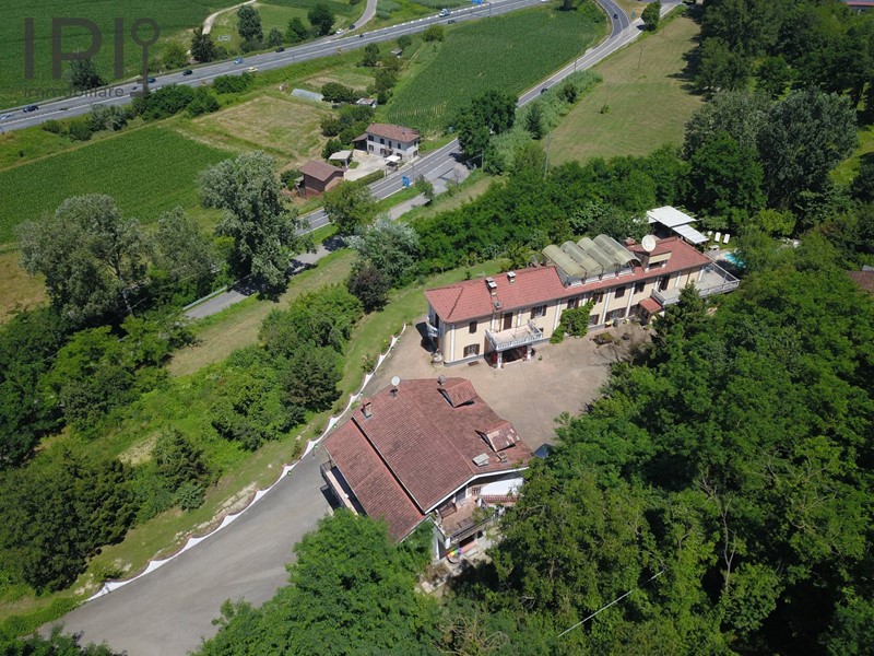 Villa in Vendita a Asti, 1'250'000&euro;, 500 m²