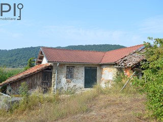 Rustico in Vendita a Pareto, 95'000€, 230 m²