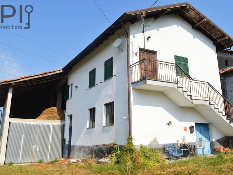 Casa Indipendente in Vendita a Pareto, 120'000€, 180 m²
