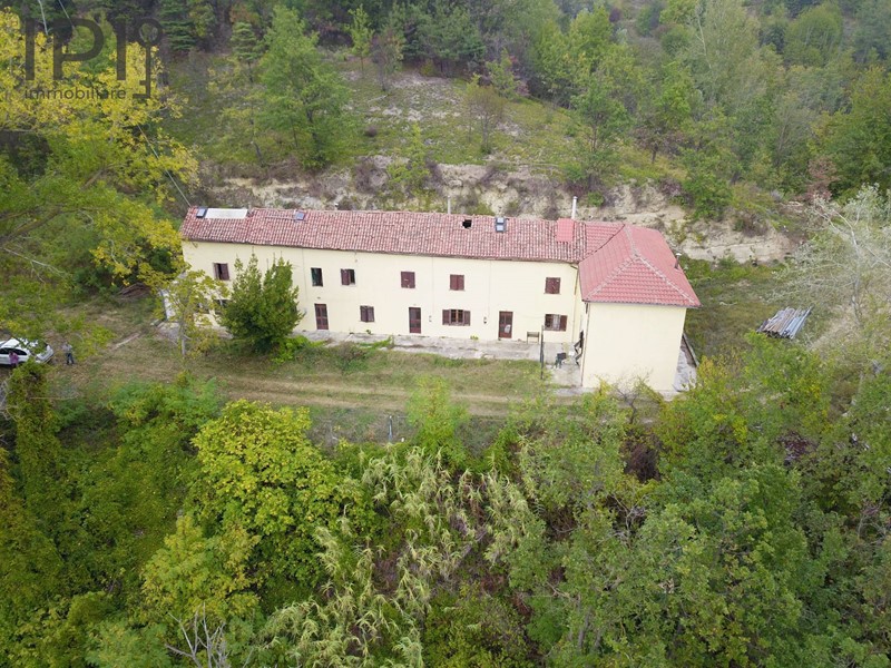 Rustico in Vendita a Loazzolo, 350'000&euro;, 800 m²