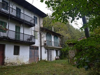Rustico in Vendita a Gorzegno, 70'000€, 320 m²