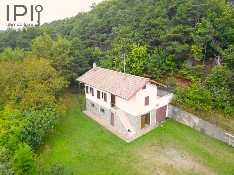 Villa in Vendita a Giusvalla, 85'000€, 120 m²