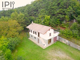 Villa in Vendita a Giusvalla, 85'000€, 120 m²