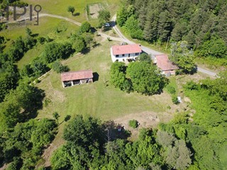 Rustico in Vendita a Dego, 180'000€, 350 m²