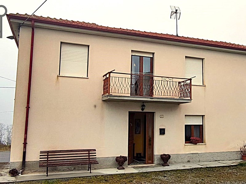Casa Semi Indipendente in Vendita a Prunetto, 65'000€, 150 m²
