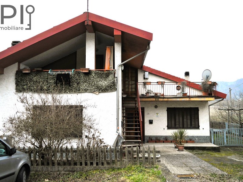 Casa Semi Indipendente in Vendita a Piana Crixia, 120'000€, 260 m²
