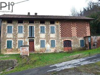 Rustico in Vendita a Cassinasco, 165'000&euro;, 350 m²
