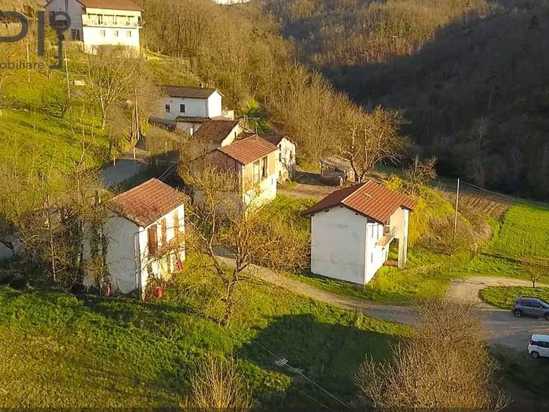 Rustico in Vendita a Pareto, 65'000€, 400 m²