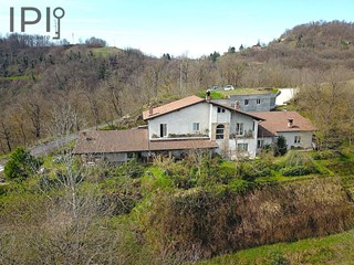 Rustico in Vendita a Ceva, 450'000€, 300 m²