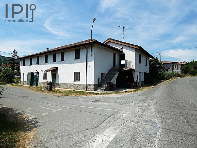 Casa Indipendente in Vendita a Cartosio, 155'000€, 350 m²
