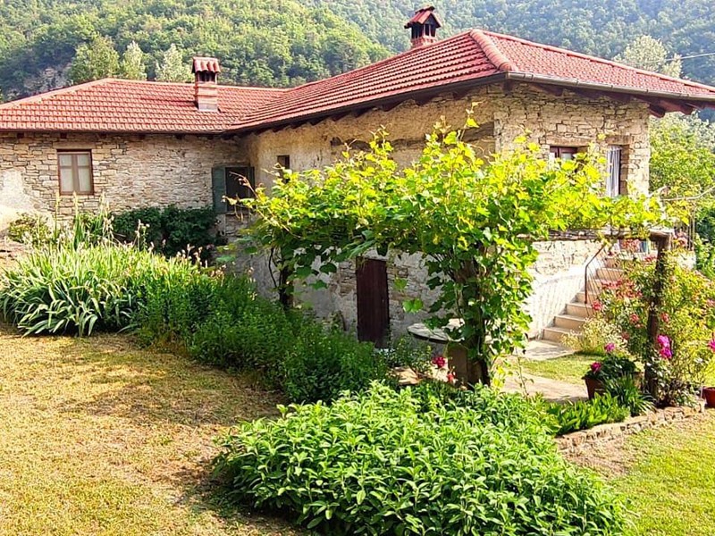 Rustico in Vendita a Roccaverano, 150'000&euro;, 160 m²