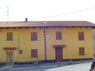 Casa Semi Indipendente in Vendita a Pareto, 90'000€, 130 m²