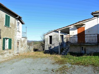 Rustico in Vendita a Pareto, 80'000€, 400 m²