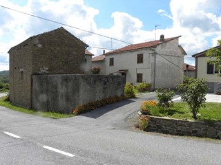 Rustico in Vendita a Piana Crixia, 95'000€, 360 m²