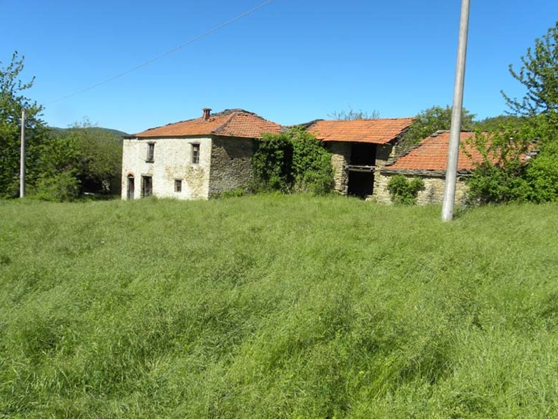 Rustico in Vendita a Castelletto Uzzone, 30'000€, 220 m²