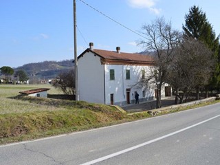 Casa Indipendente in Vendita a Denice, 95'000€, 115 m²