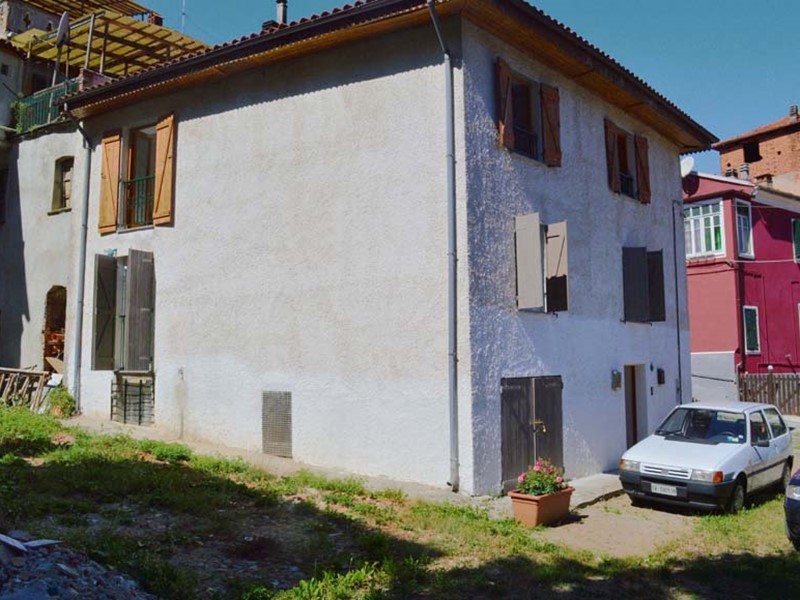 Appartamento in Vendita a Piana Crixia, 39'000€, 100 m²