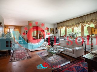 Villa in Vendita a Pisa, 400 m²