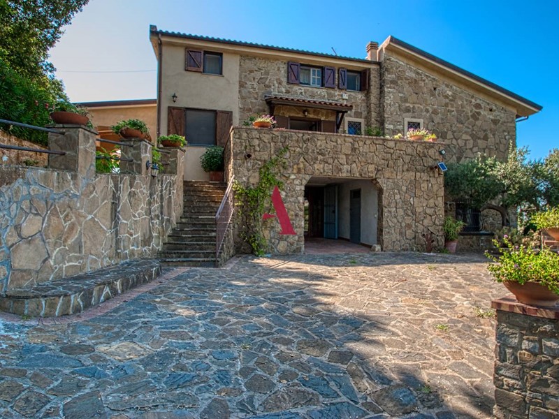 Villa in Vendita a Castellabate, 670'000&euro;, 287 m²