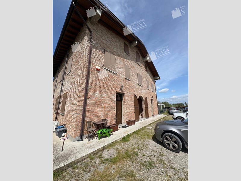 Casa Semi Indipendente in Vendita a Castello d'Argile, 400'000€, 250 m²