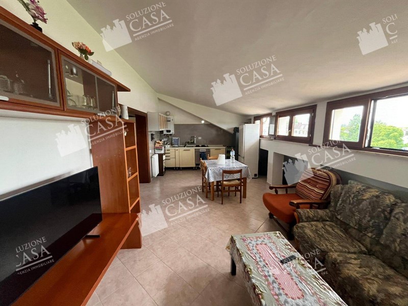 Quadrilocale in Vendita a Cento, 140'000€, 70 m²