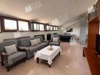 Quadrilocale in Vendita a Cento, 120'000&euro;, 113 m²