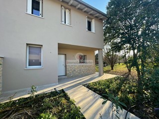 Villetta a schiera in Vendita a San Bonifacio, 350'000€, 140 m²