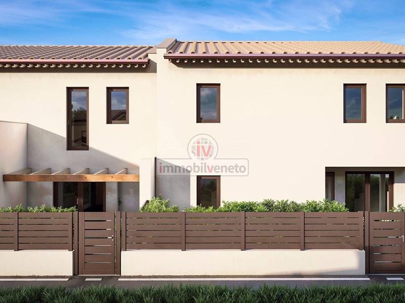 Villetta a schiera in Vendita a Lonigo, 390'000€, 270 m²