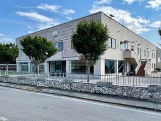 Capannone in Vendita a Alonte, 1700 m²