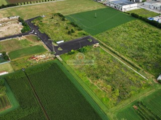 Terreno edificabile in Vendita a Brendola, 8263 m²