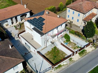 Casa Semi Indipendente in Vendita a Cologna Veneta, 315'000€, 180 m²