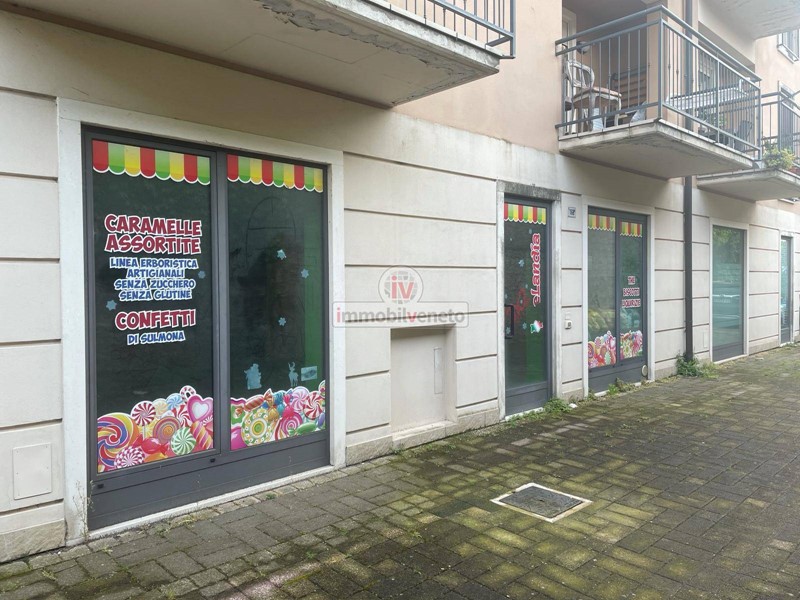 Negozio in Vendita a Lonigo, 100'000€, 76 m²