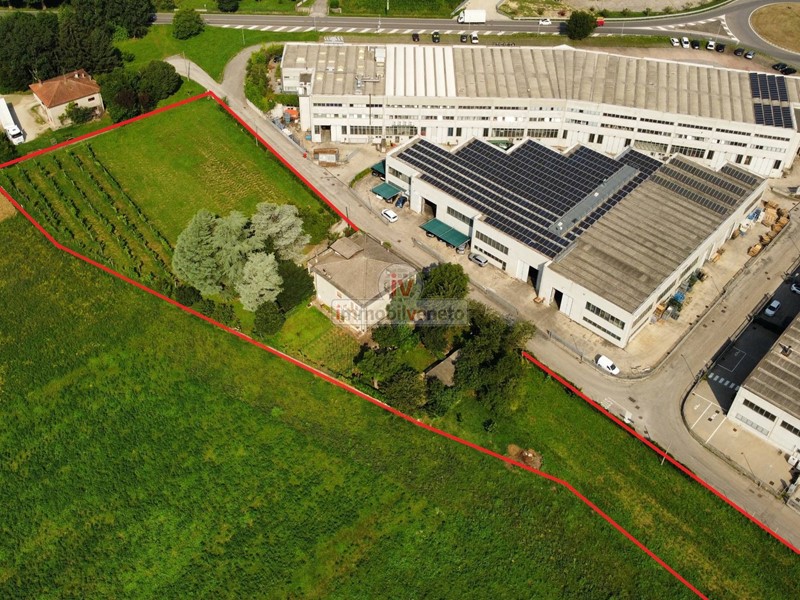 Capannone in Vendita a Brendola, 3600 m²