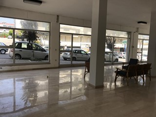 Immobile commerciale in Vendita a Vasto, 450'000€, 1153 m²