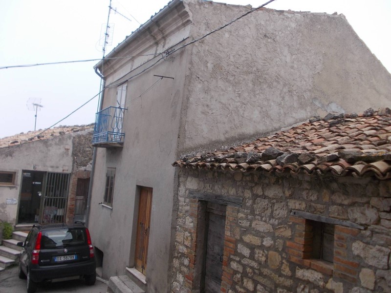 Casa Indipendente in Vendita a Guilmi, 20'000€, 150 m²
