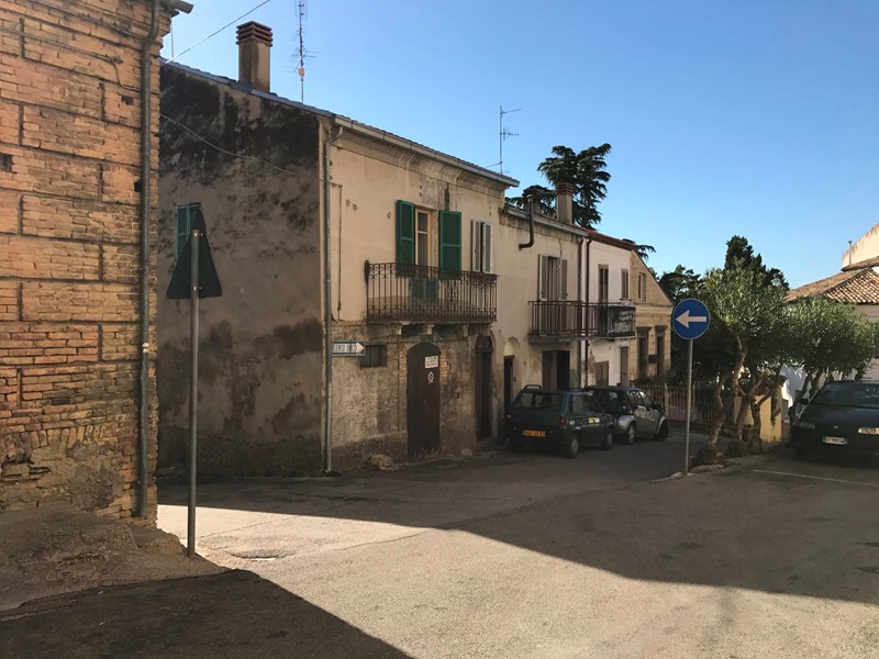 Casa Indipendente in Vendita a Casalbordino, 39'000€, 318 m²