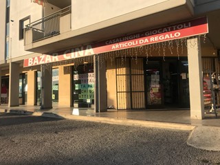 Immobile commerciale in Vendita a Vasto, 220'000€, 384 m²