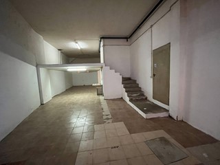 Magazzino in Vendita a Vasto, 40'000€, 60 m²